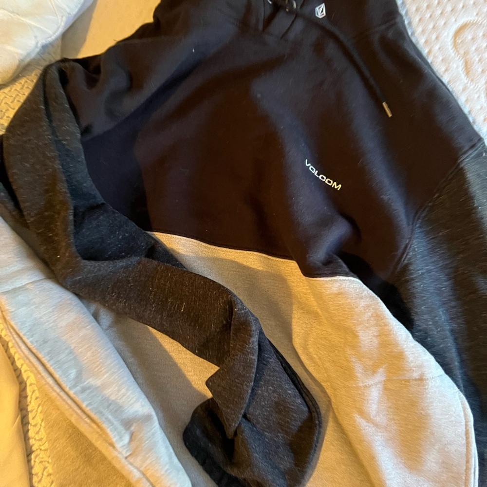 Volcom hoodie